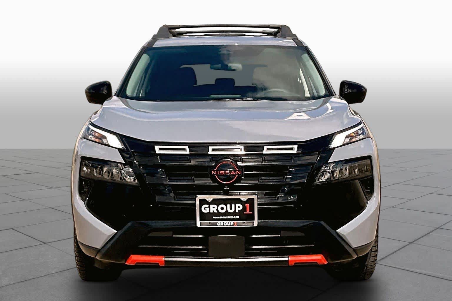 Certified 2025 Nissan Rogue SV AWD/4WD image 3