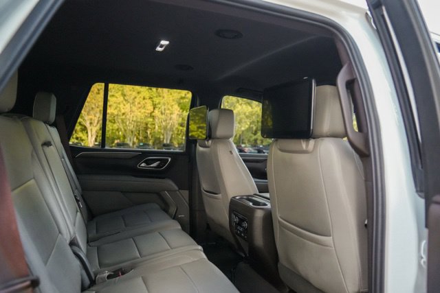 Used 2021 Chevrolet Tahoe LT w/ Luxury Package RWD image 39