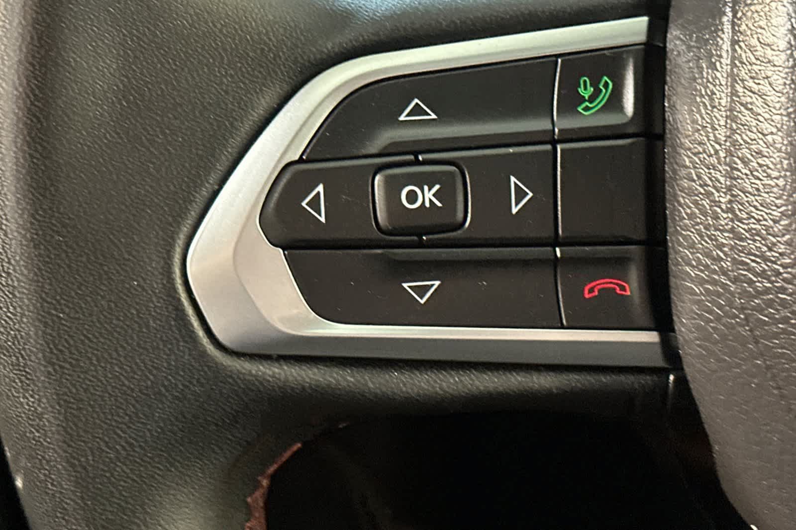 Used 2024 Jeep Compass Trailhawk AWD/4WD image 31