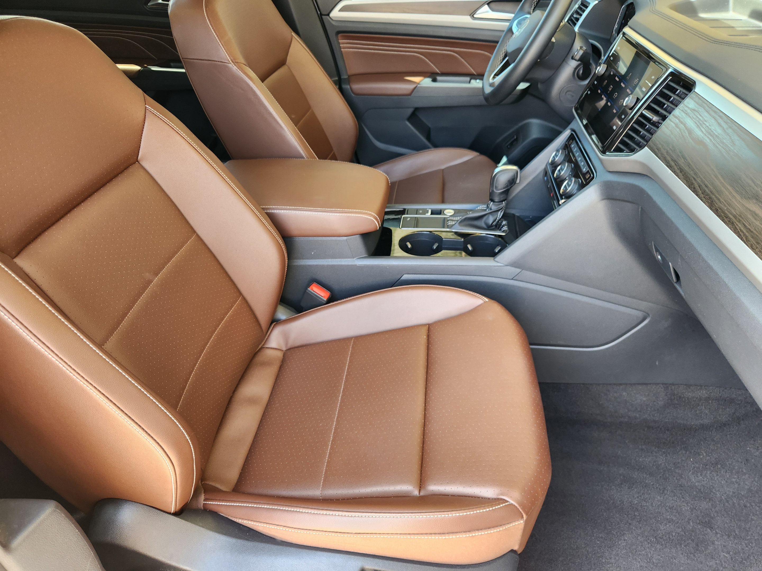 Used 2022 Volkswagen Atlas SE w/ Panoramic Sunroof Package FWD image 12