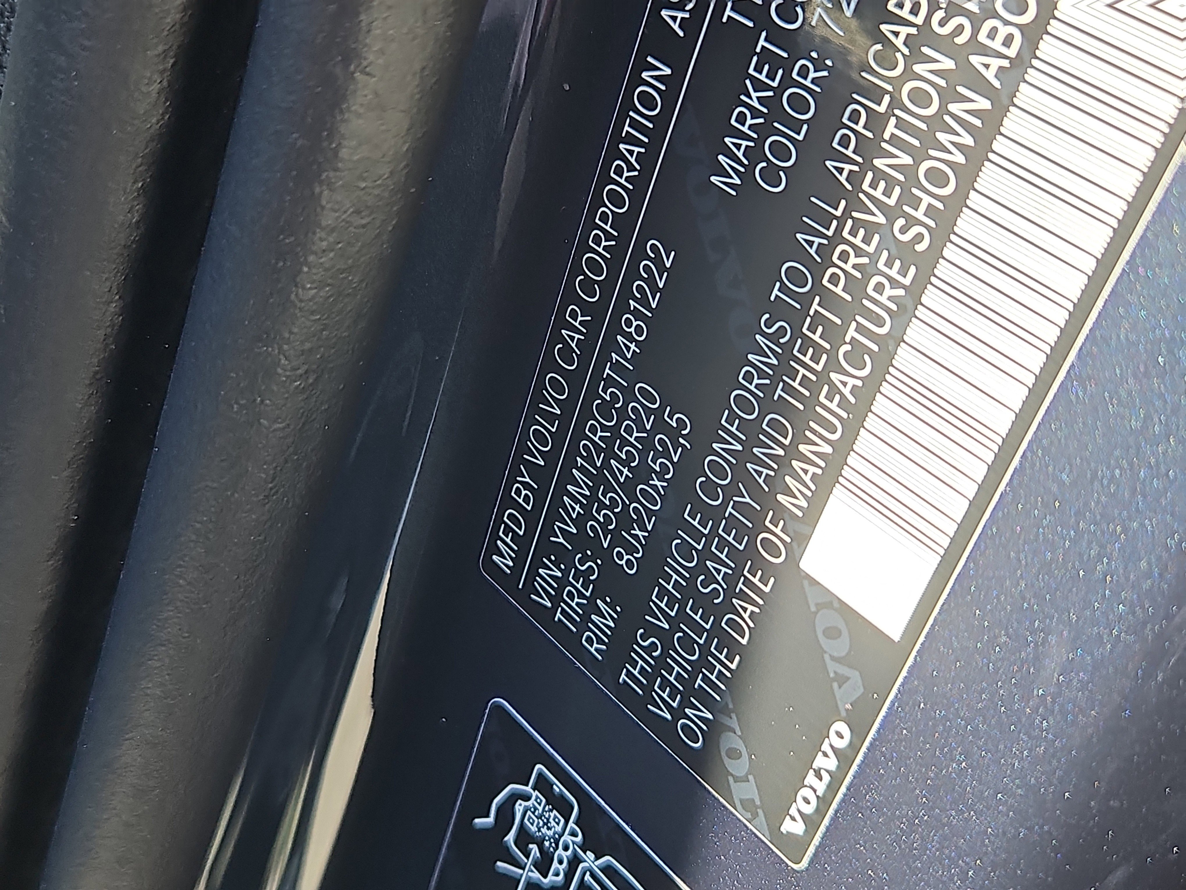 New 2026 Volvo XC60 B5 Plus w/ Protection Package Premier AWD/4WD image 5