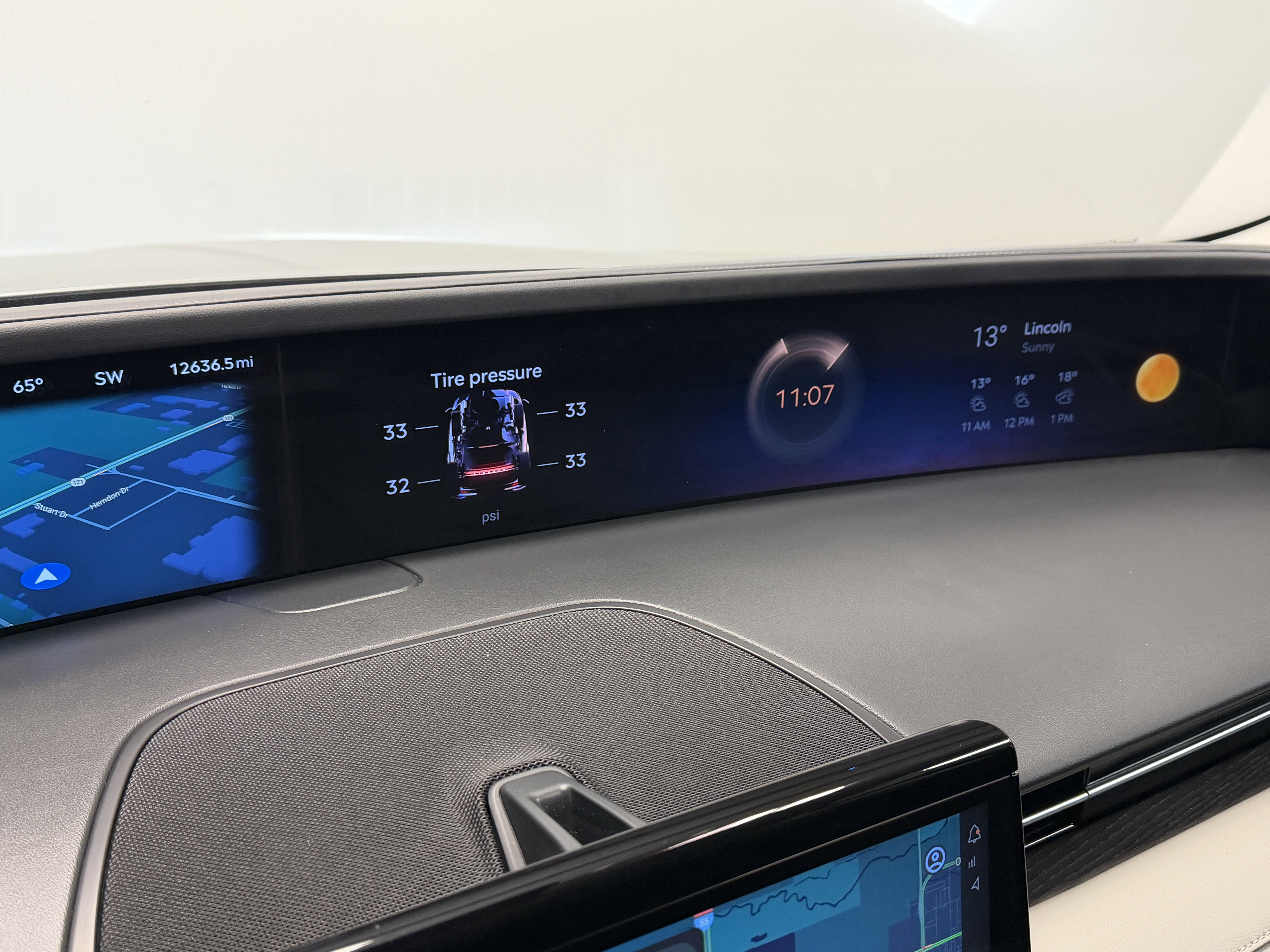 Used 2025 Lincoln Nautilus Reserve image 19