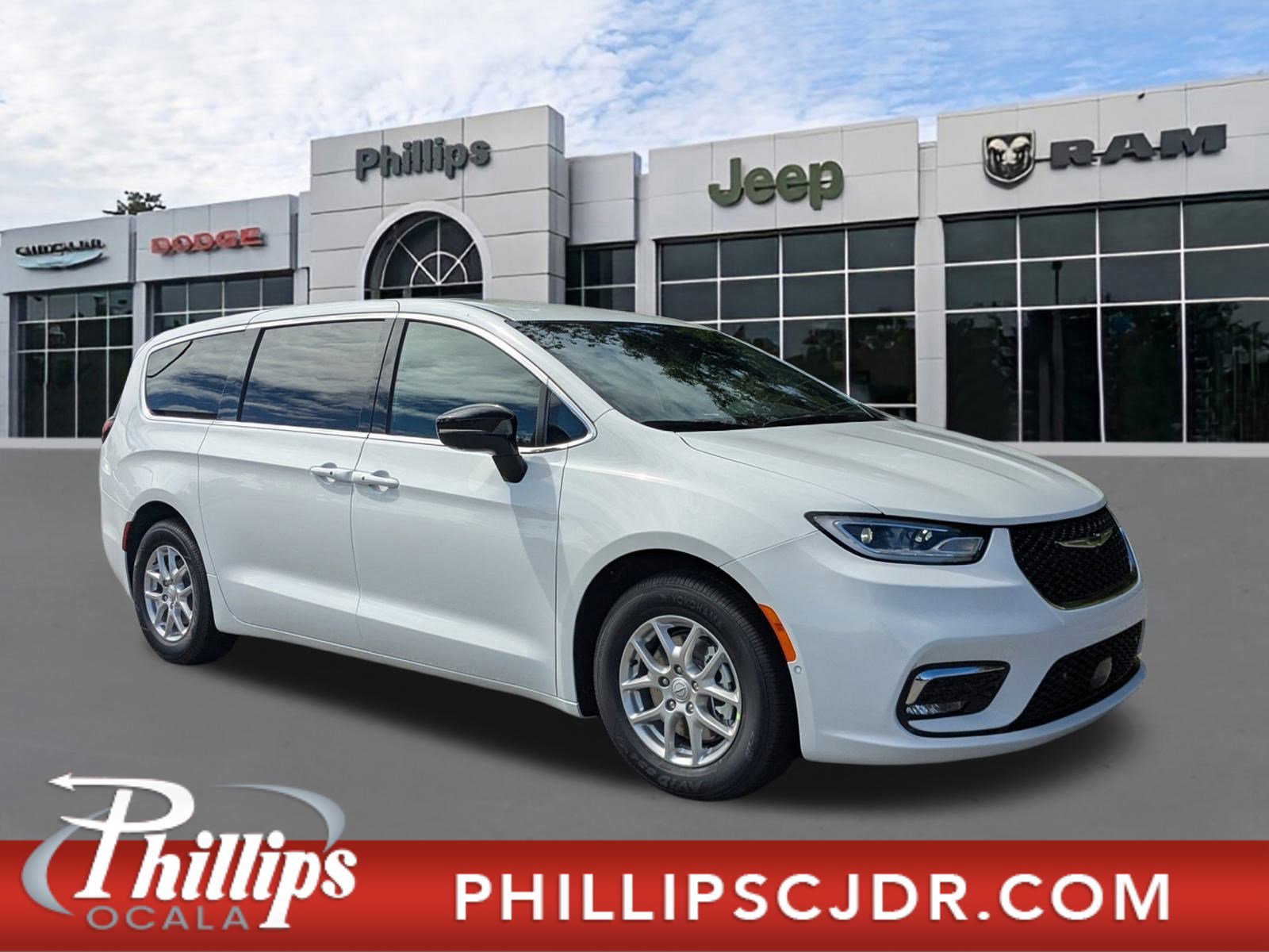 New 2026 Chrysler Pacifica Select image 1