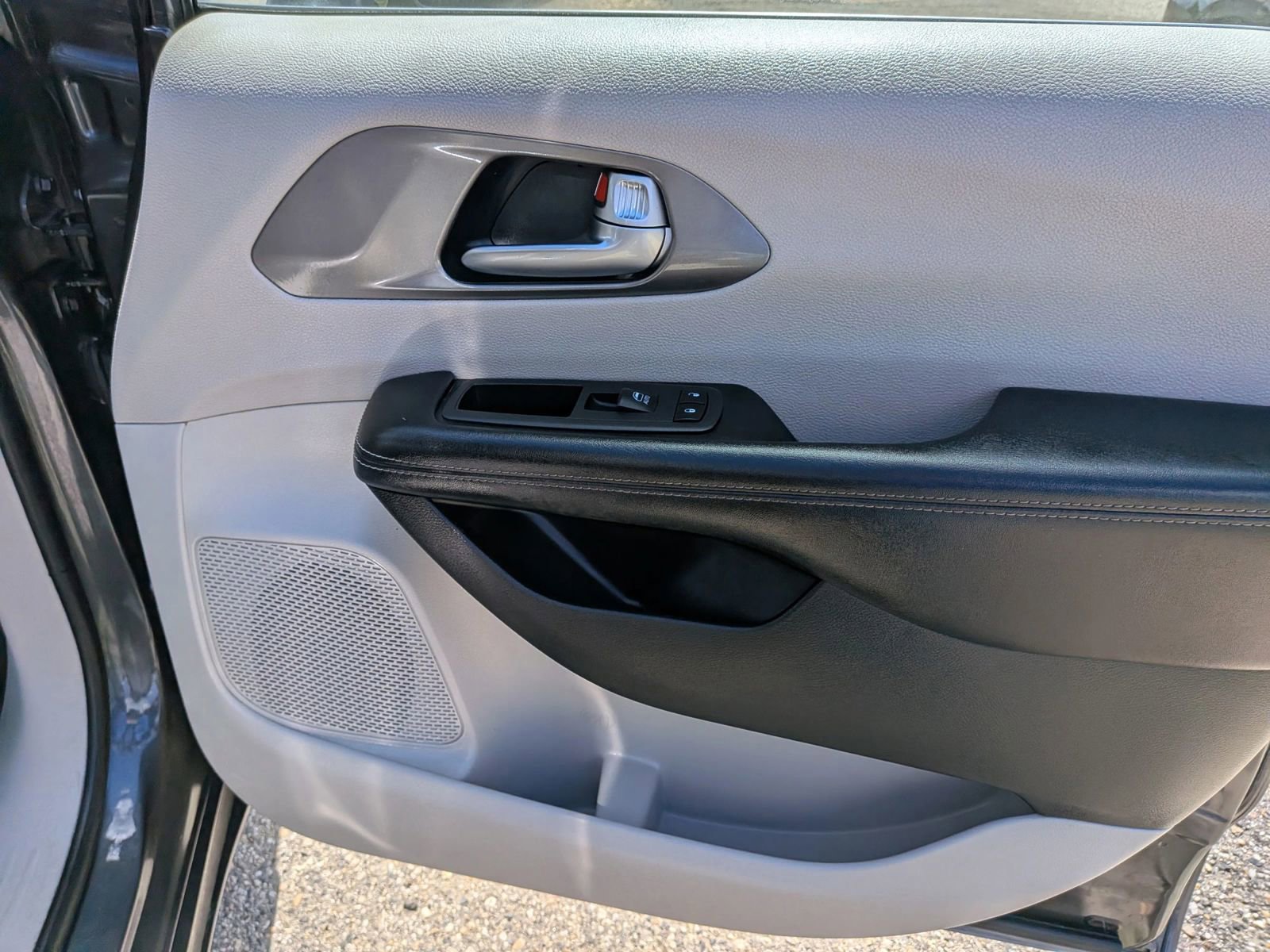 Used 2022 Chrysler Pacifica Touring-L w/ Uconnect Theater Family Group FWD image 47