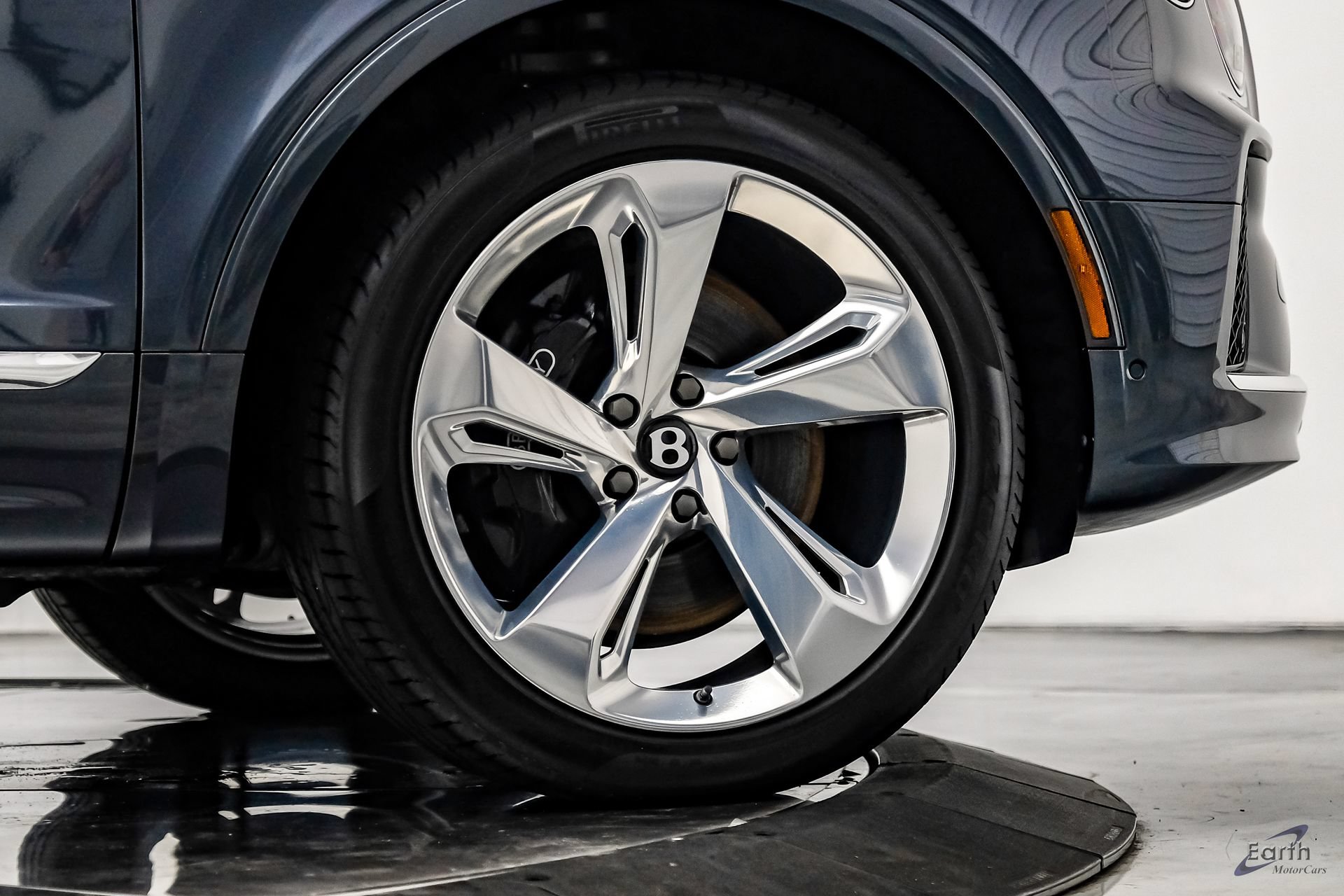 Used 2023 Bentley Bentayga Extended Wheelbase AWD/4WD image 99