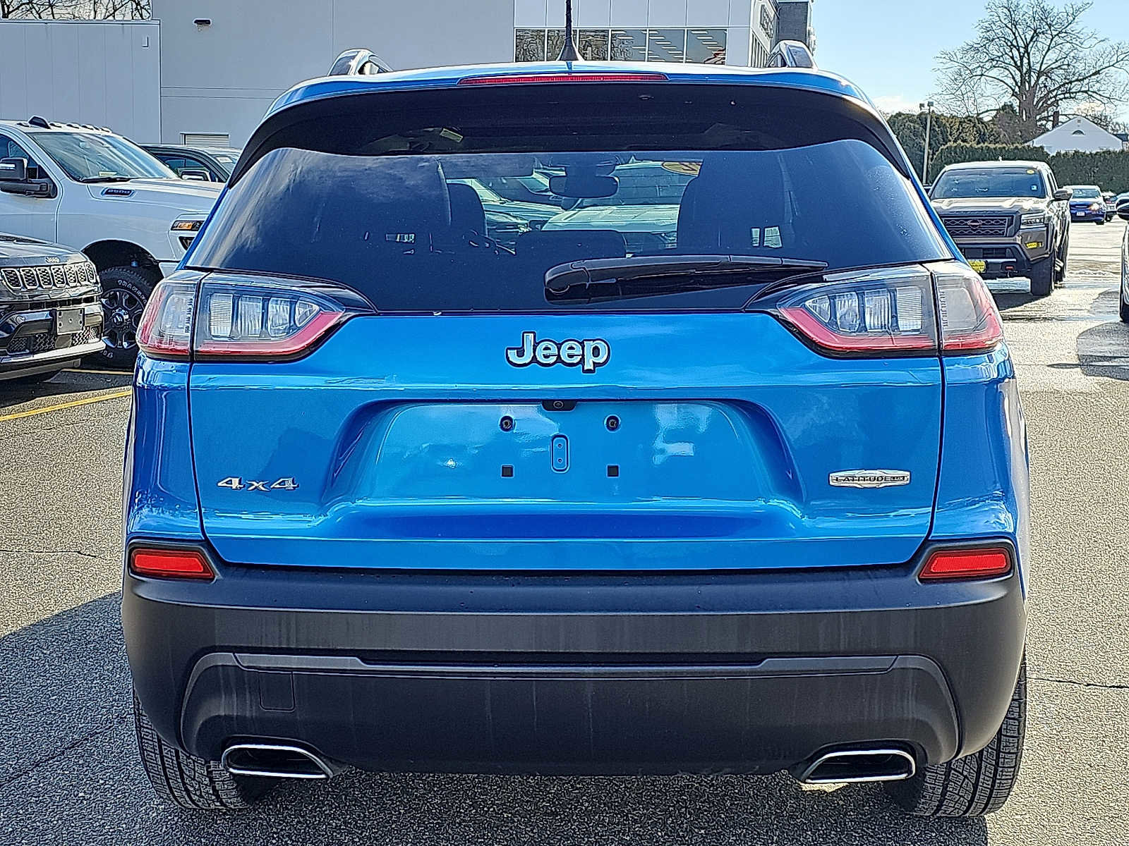Used 2022 Jeep Cherokee Latitude Lux w/ Sun & Sound Group AWD/4WD image 5