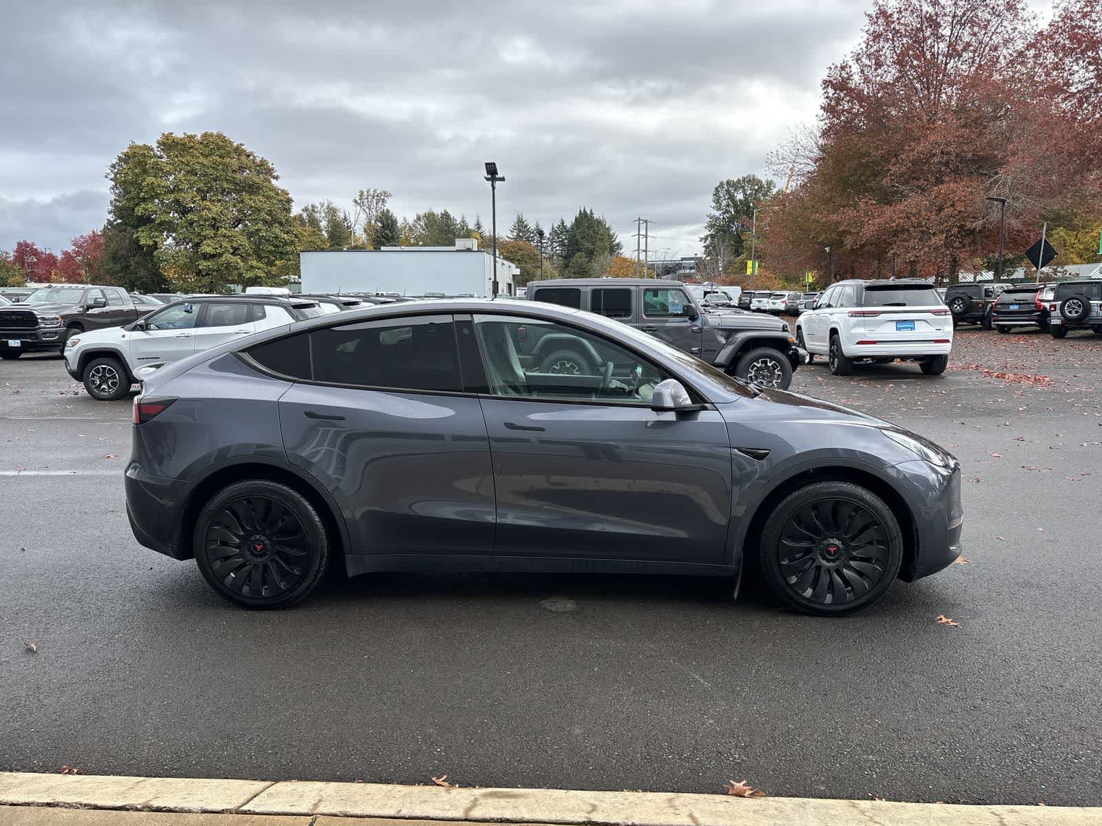 Used 2022 Tesla Model Y Long Range AWD/4WD image 6