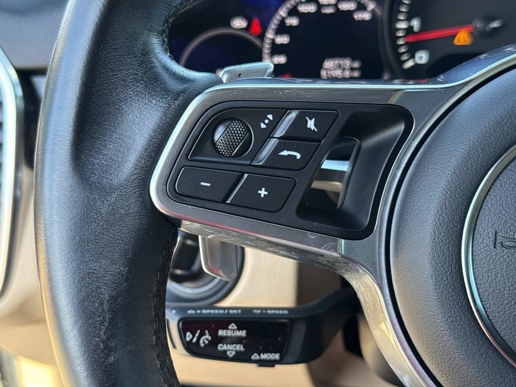 Used 2022 Porsche Cayenne AWD/4WD image 42