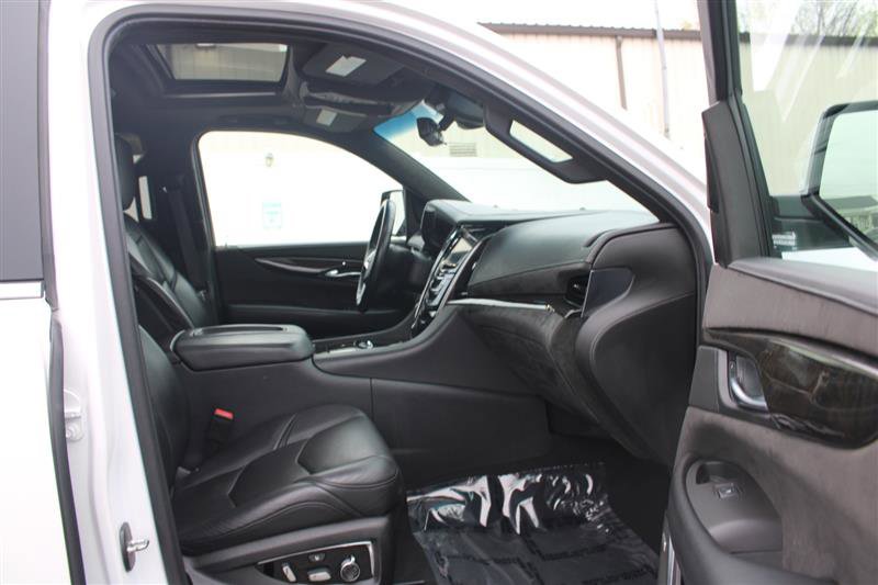 Used 2017 Cadillac Escalade ESV Platinum image 13