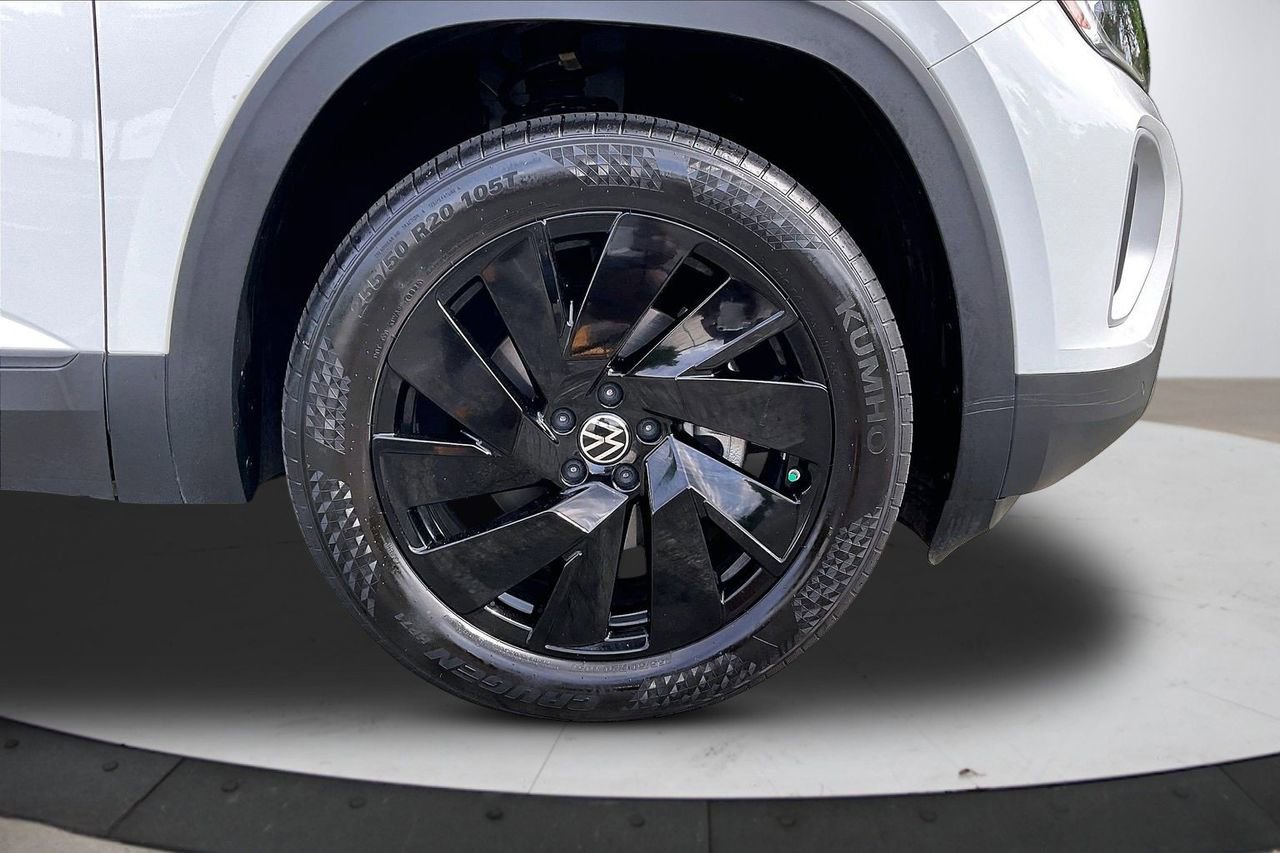 Used 2025 Volkswagen Atlas SE w/ Black Wheel Package AWD/4WD image 35