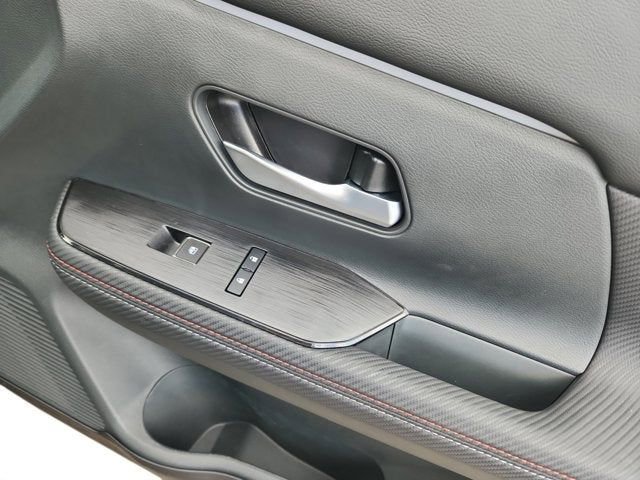 New 2025 Nissan Kicks SR w/ Illumination Package image 16