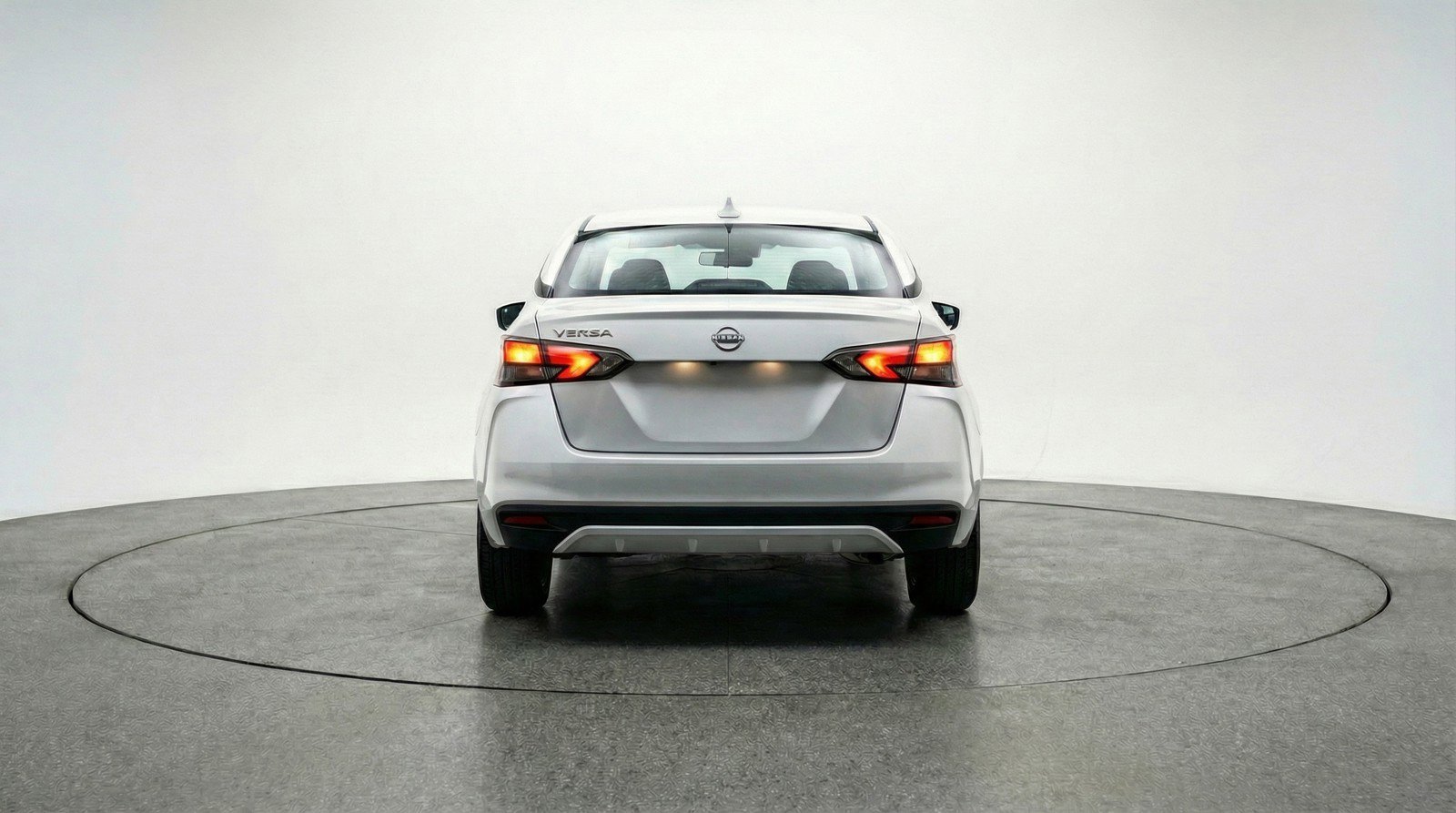 Used 2025 Nissan Versa SV image 7