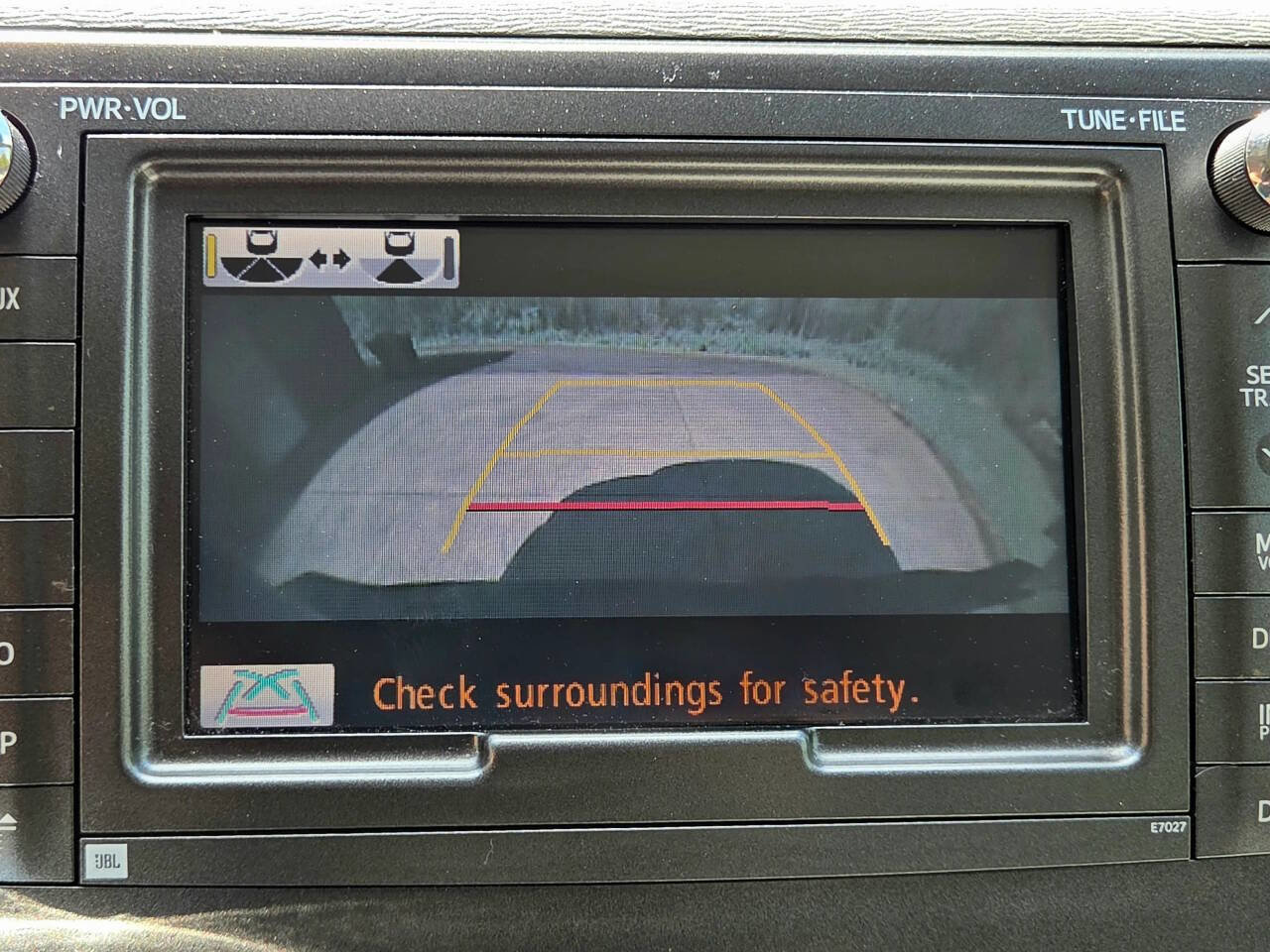 Used 2013 Toyota Sienna XLE image 35