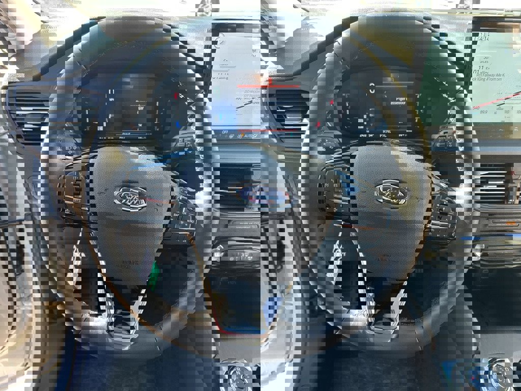 New 2025 Ford Escape SE image 25