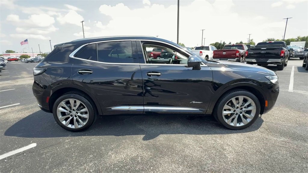 Used 2022 Buick Envision Avenir w/ Technology Package II image 9