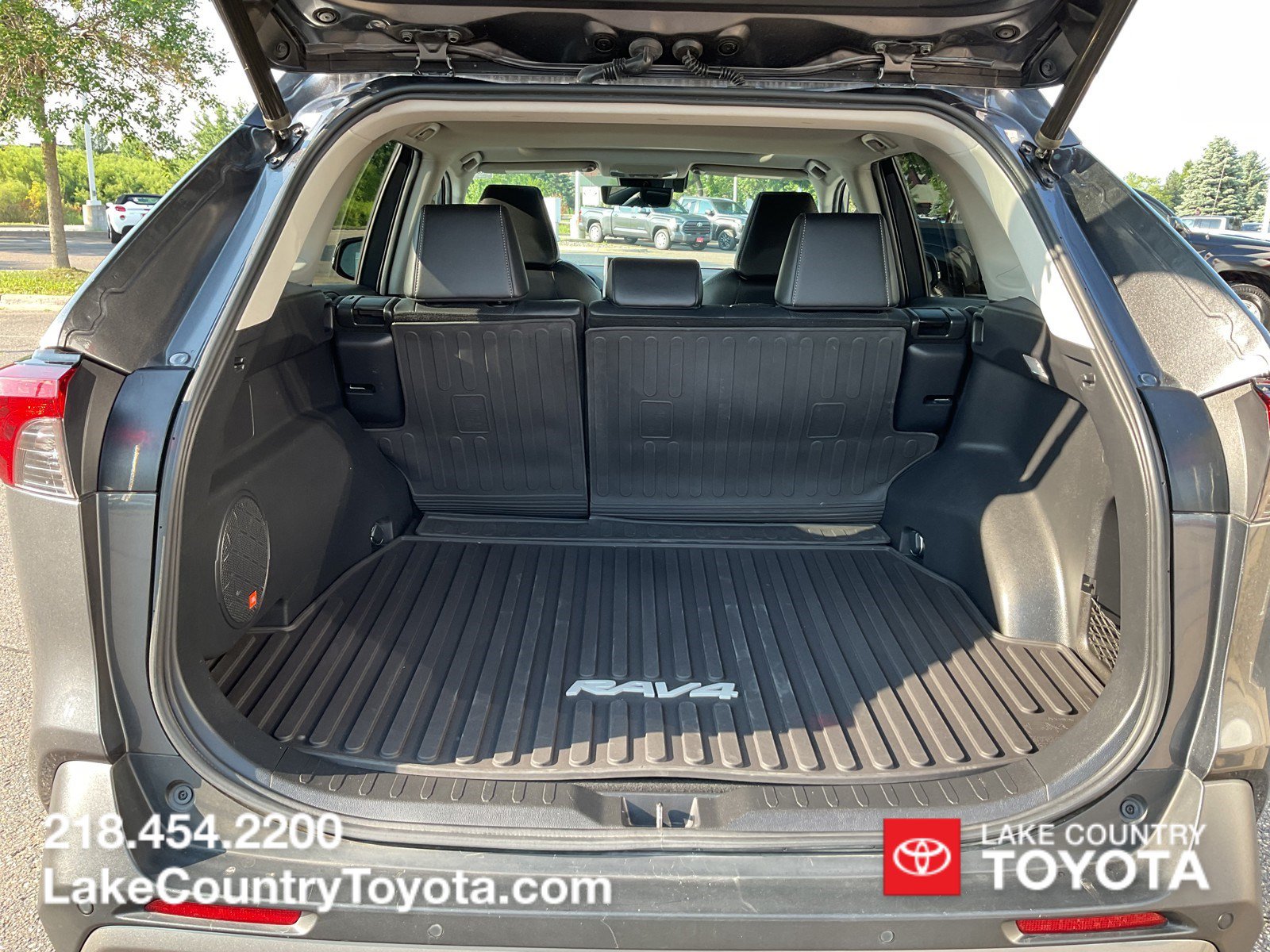 Used 2021 Toyota RAV4 Limited w/ Limited Grade Weather Package AWD/4WD image 11