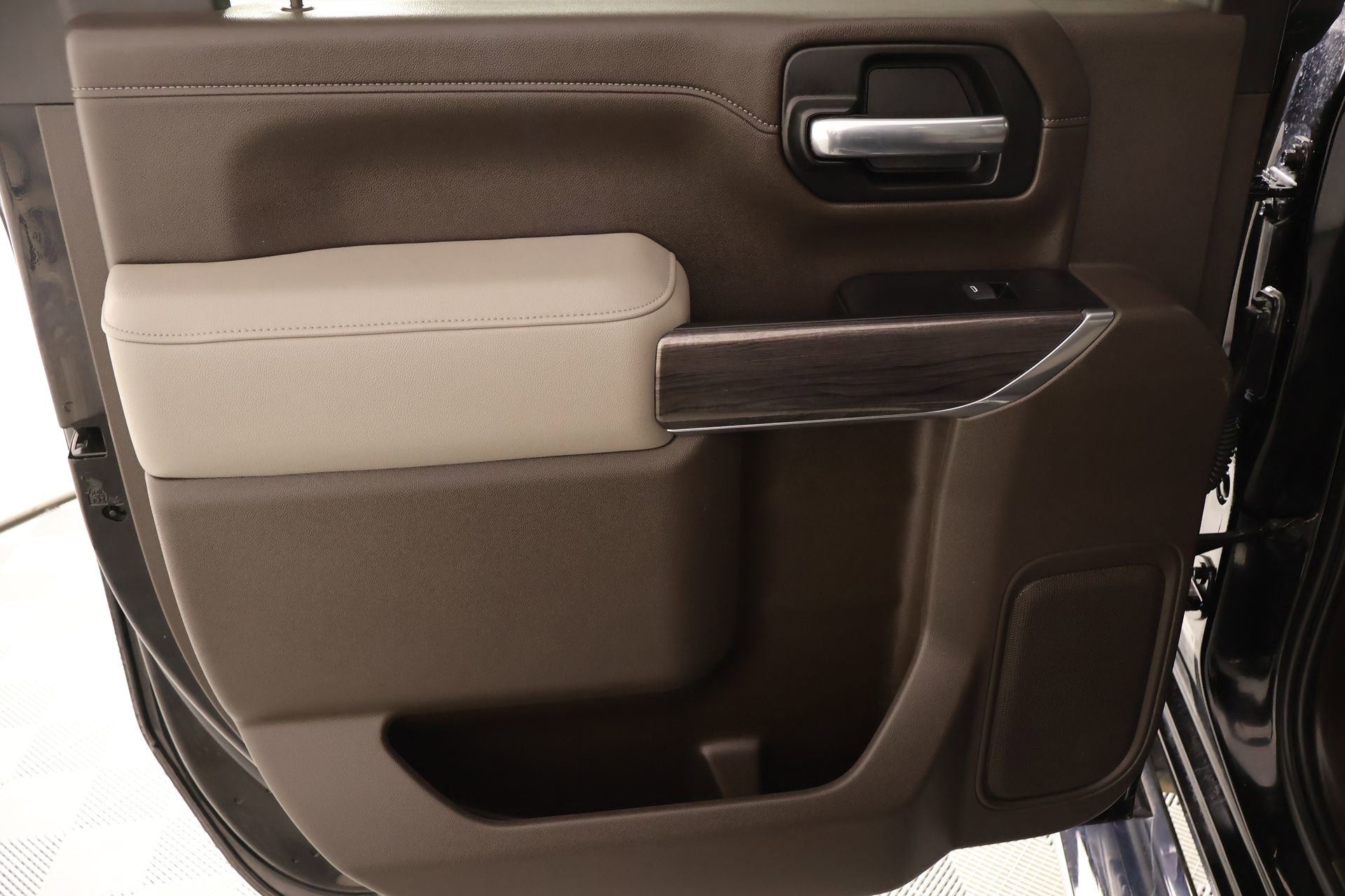 Used 2020 Chevrolet Silverado 2500 LTZ w/ LTZ Texas Edition image 17