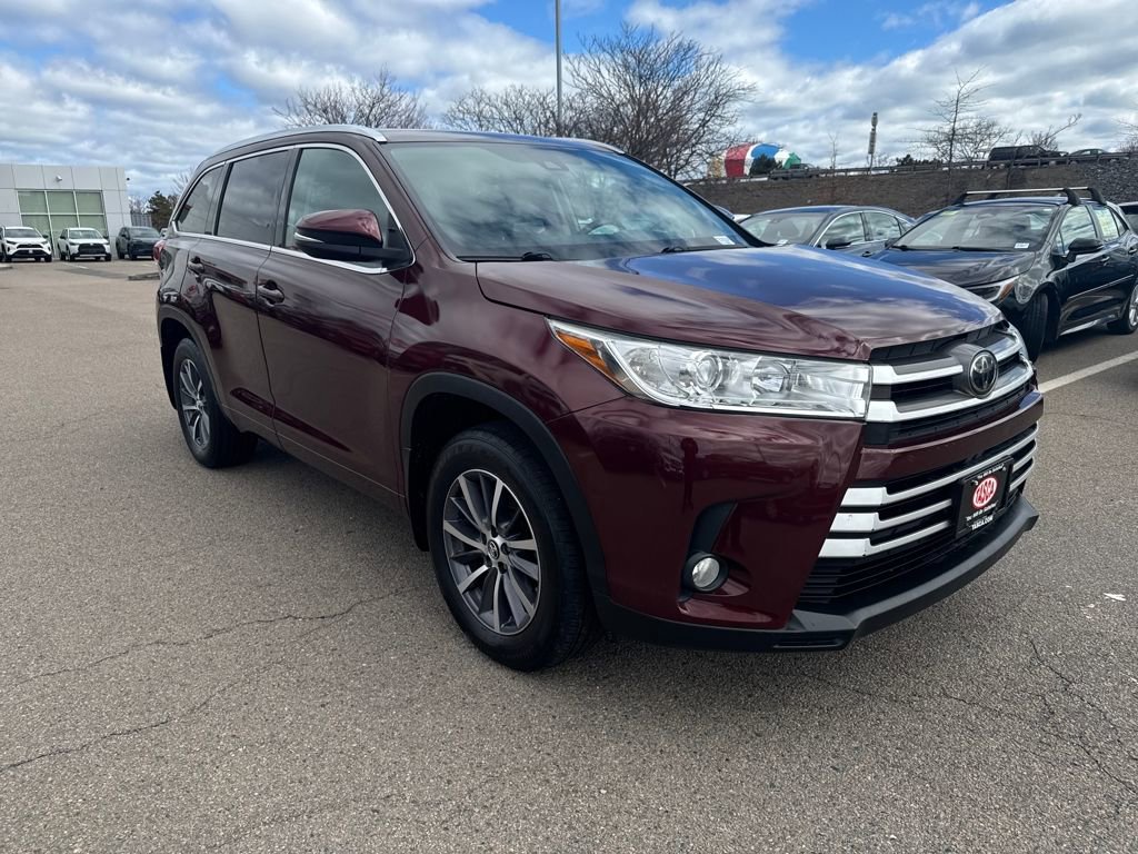 Used 2018 Toyota Highlander XLE image 12