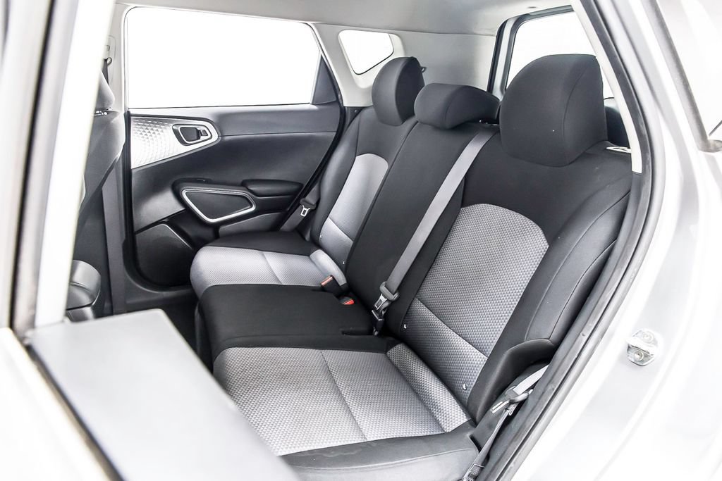 Used 2023 Kia Soul LX FWD image 30