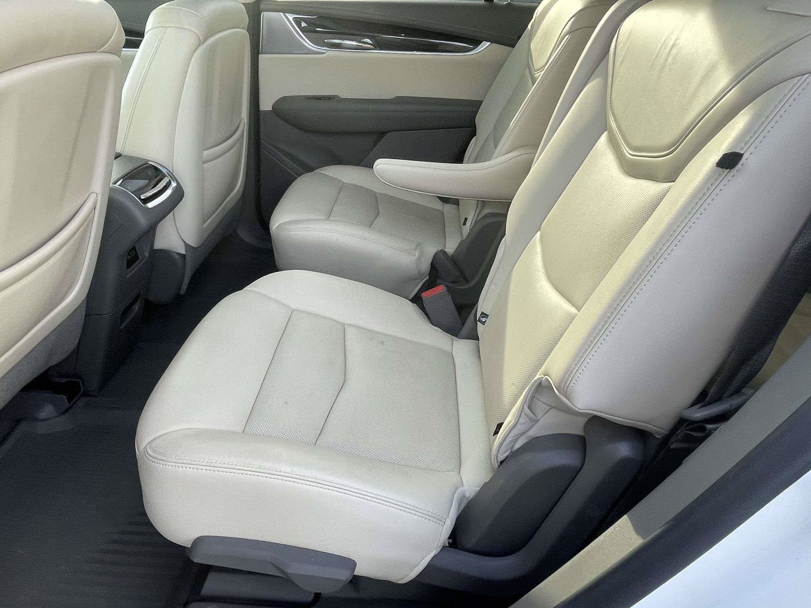 Used 2020 Cadillac XT6 Premium Luxury AWD/4WD image 15