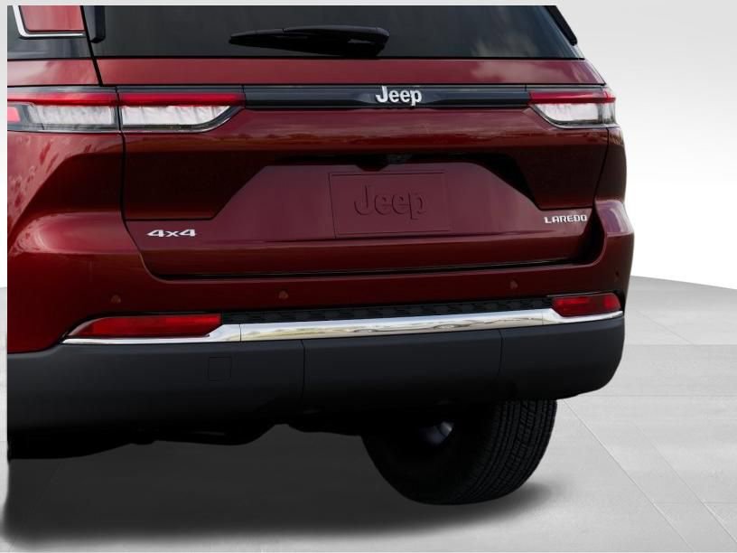 New 2026 Jeep Grand Cherokee Laredo image 13