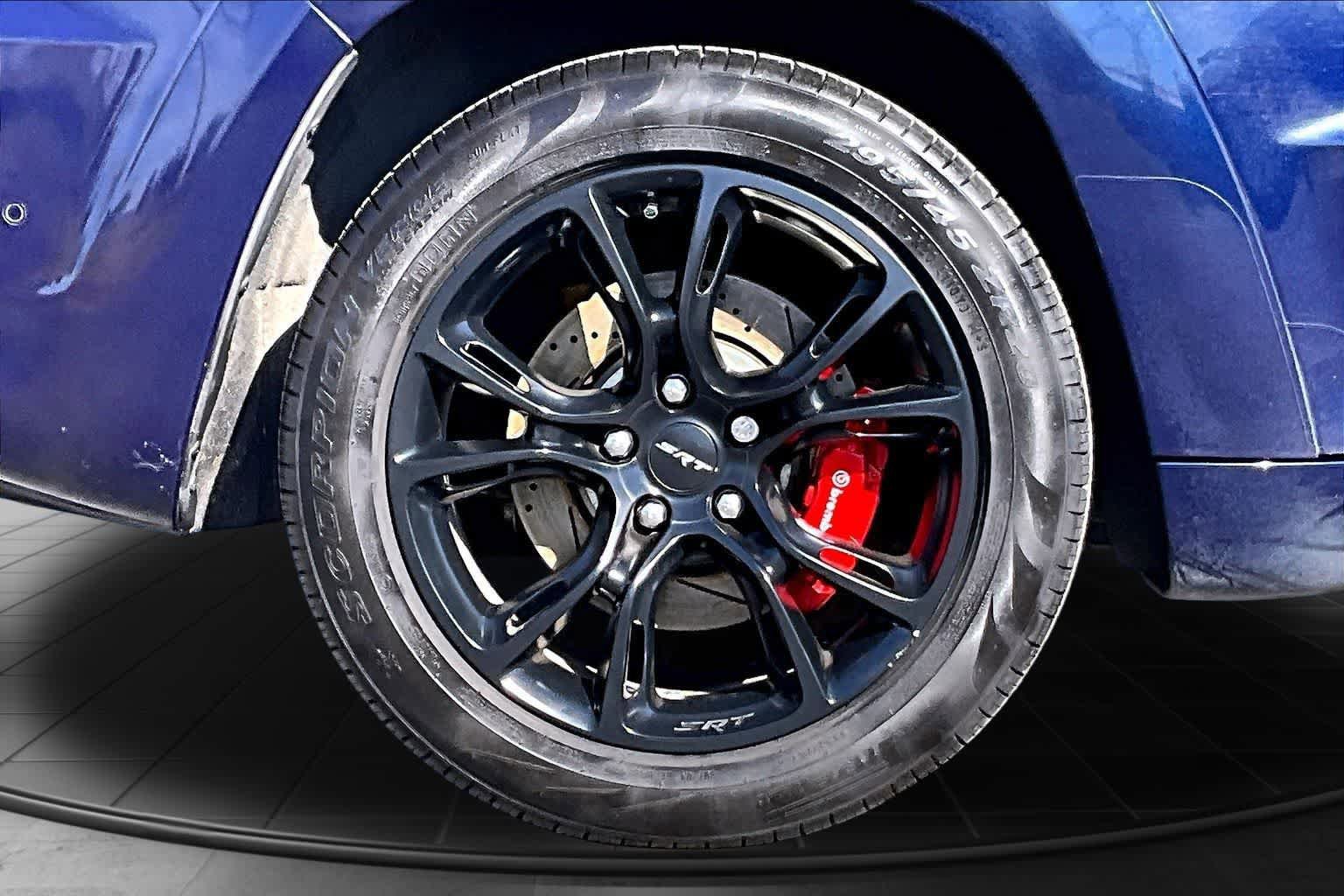 Used 2017 Jeep Grand Cherokee SRT w/ Trailer Tow Group IV AWD/4WD image 36