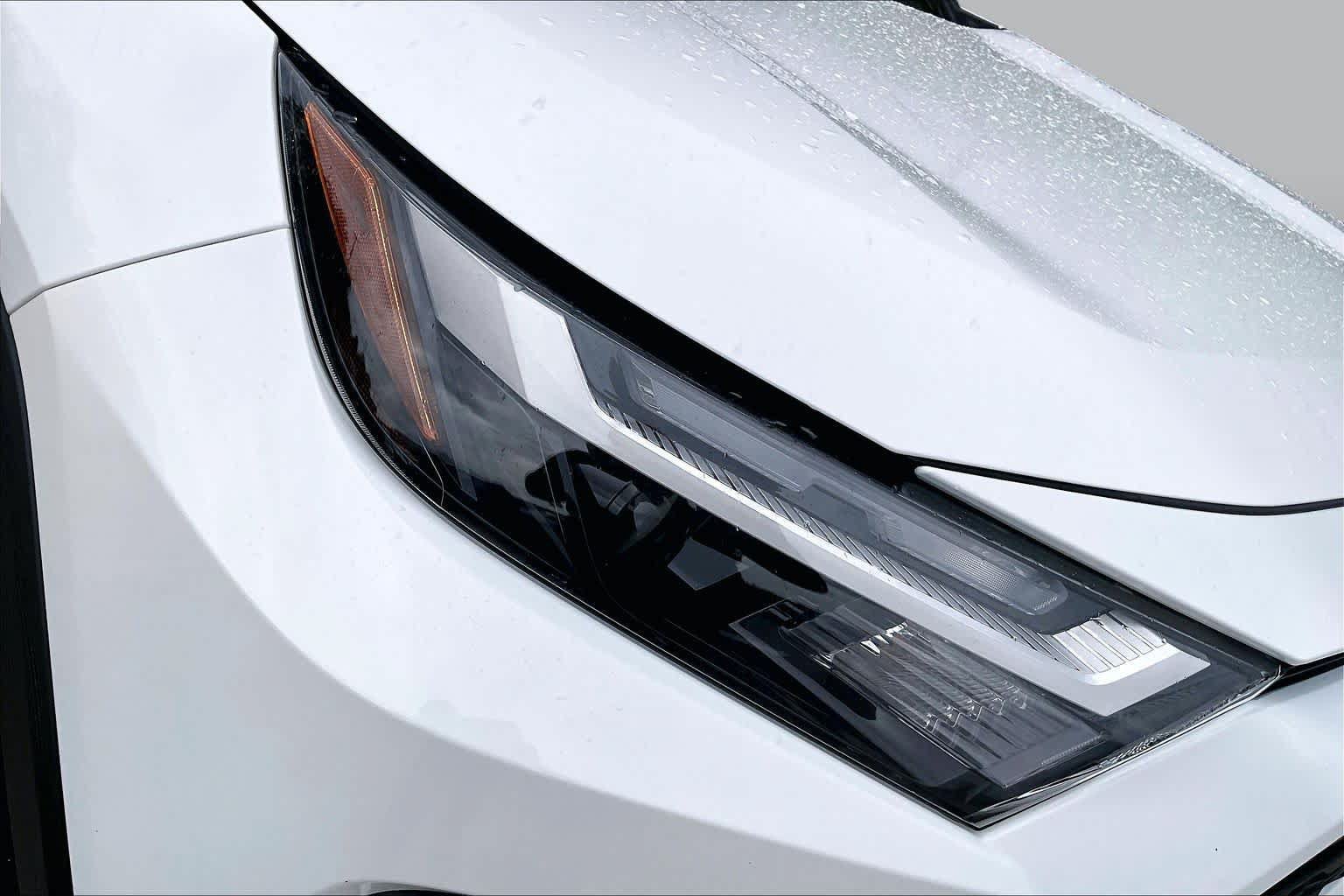 Used 2025 Toyota RAV4 LE AWD/4WD image 27
