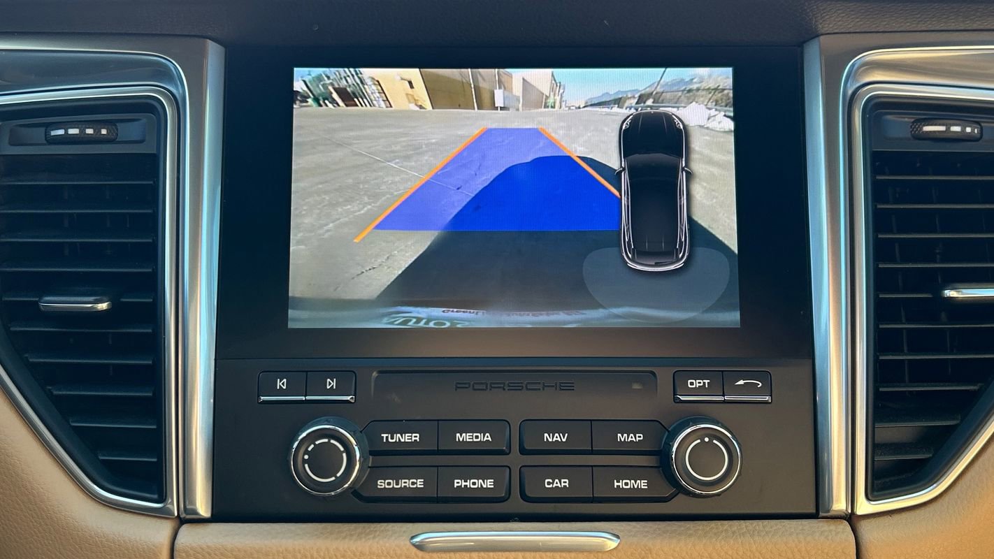 Used 2017 Porsche Macan S image 30