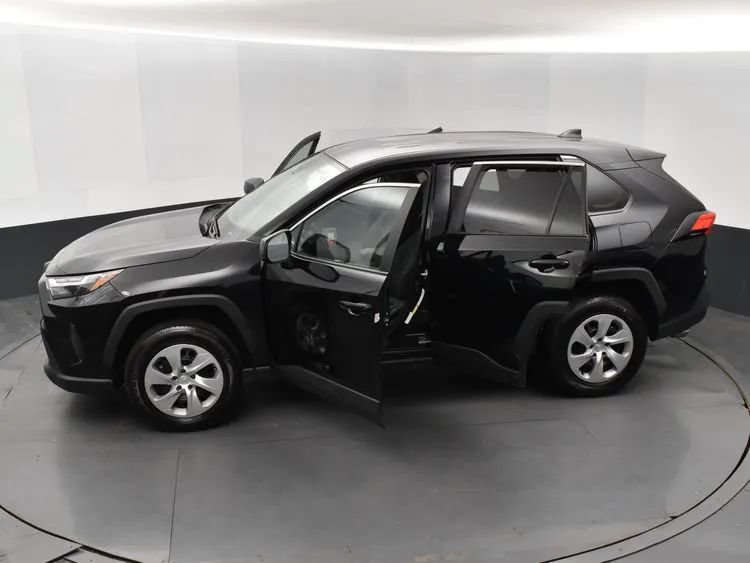 Used 2025 Toyota RAV4 LE FWD image 7