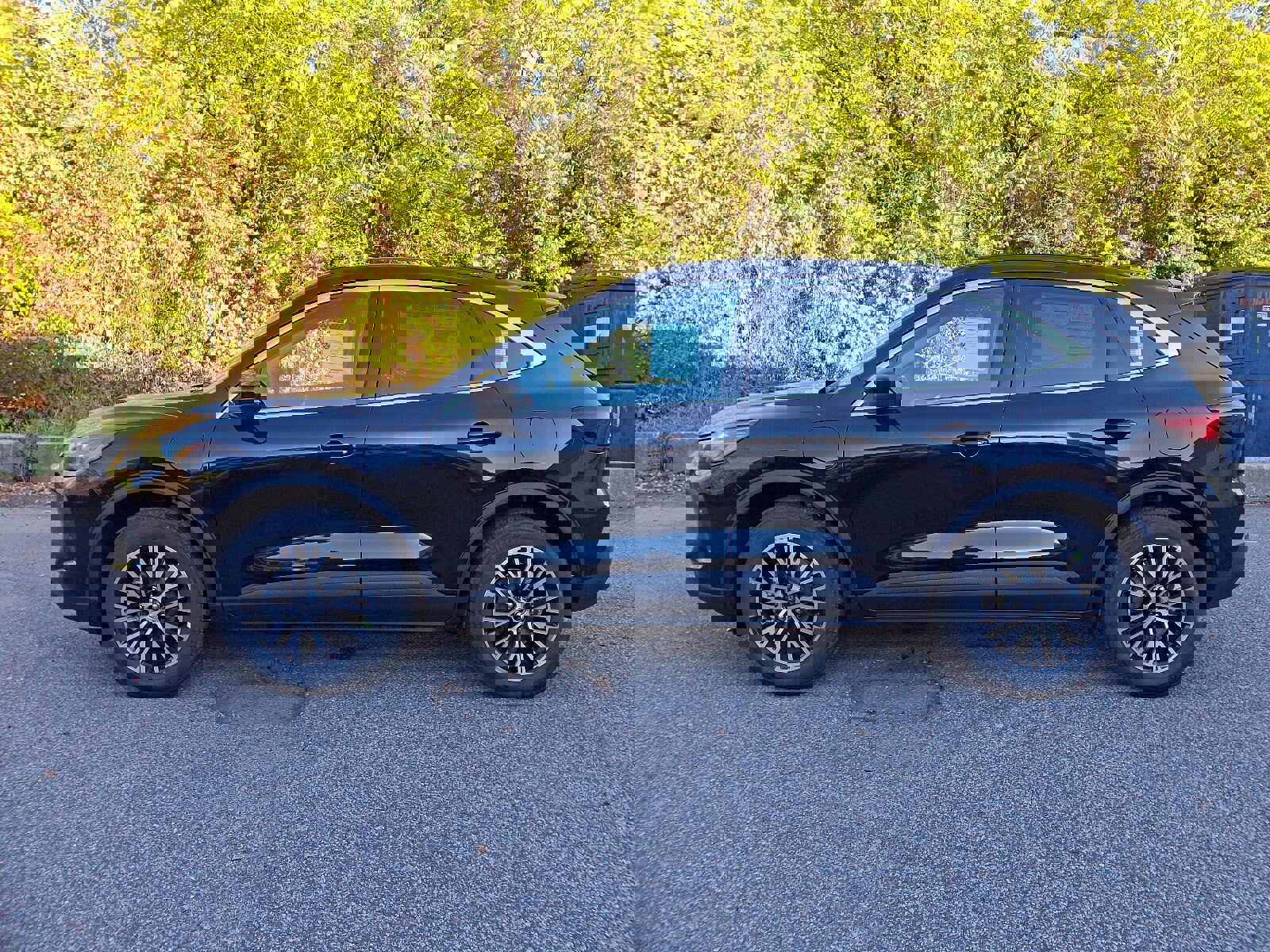 New 2025 Ford Escape SE w/ PHEV Premium Package image 11