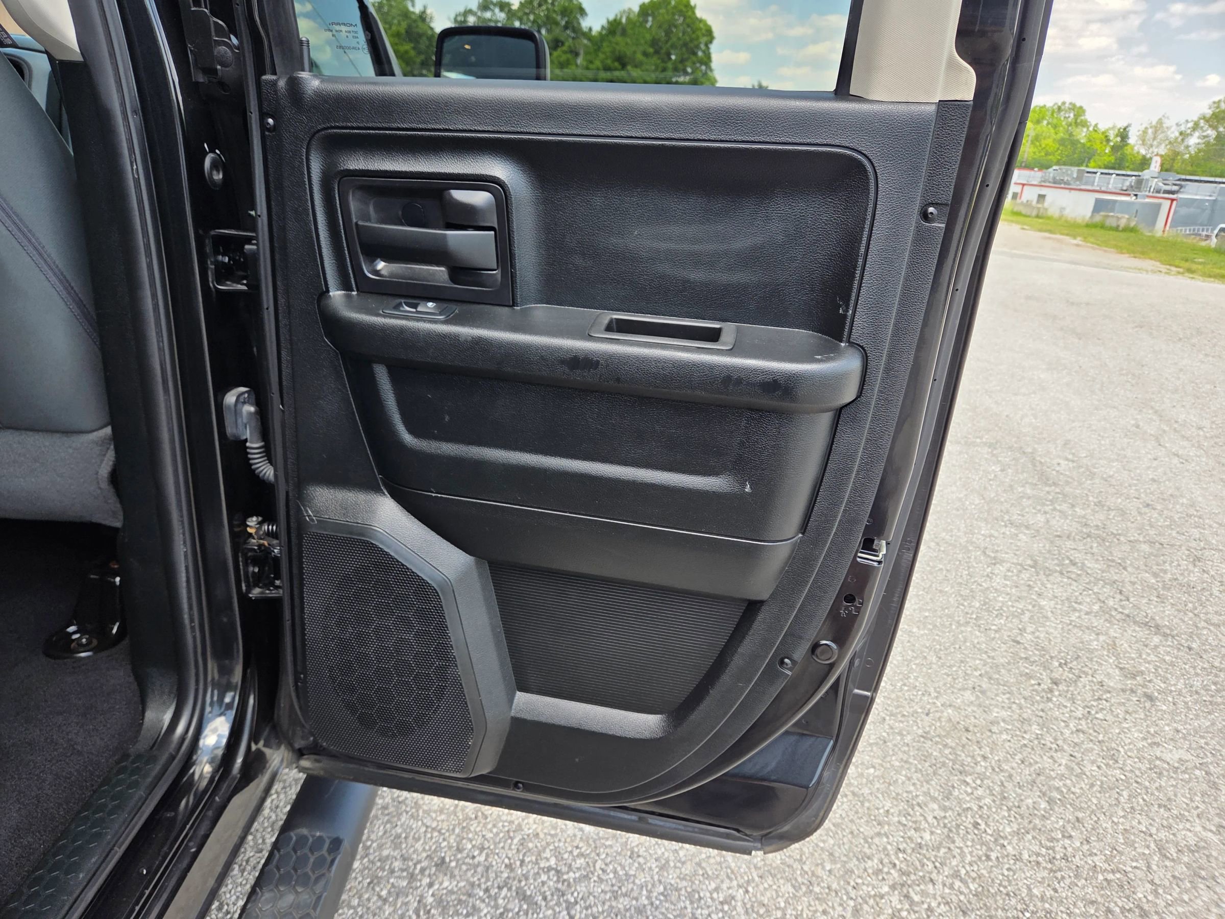 Used 2018 RAM 1500 Express w/ Black Ram 1500 Express Group AWD/4WD image 18