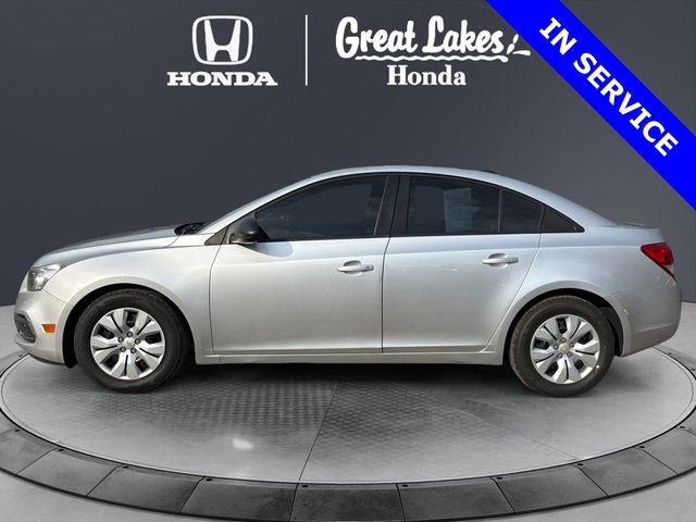 Used 2015 Chevrolet Cruze LS FWD image 2