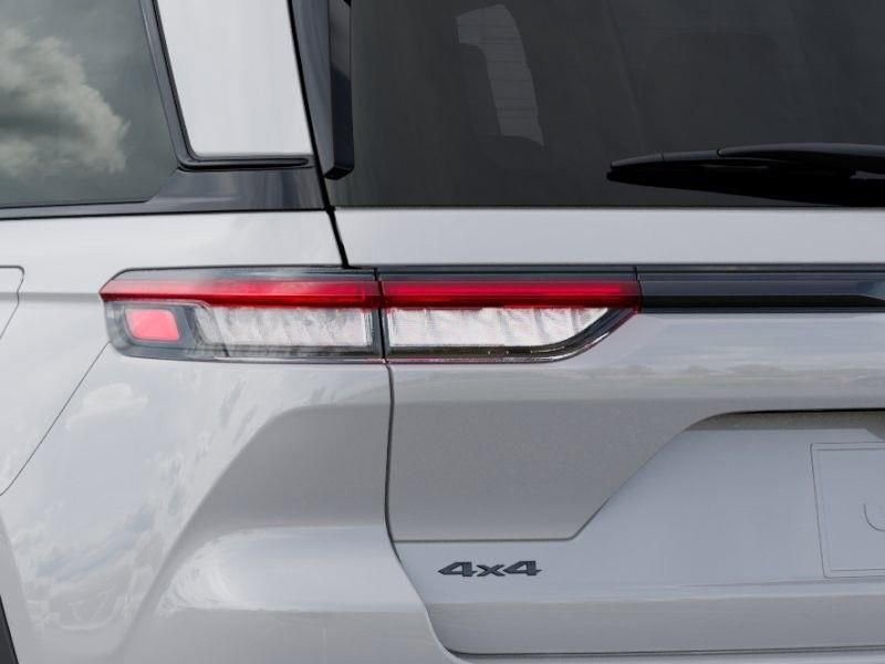 New 2025 Jeep Grand Cherokee Altitude AWD/4WD image 9