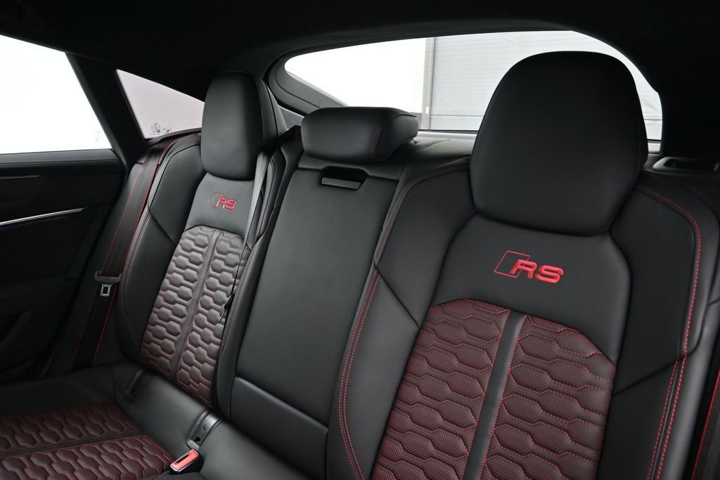 Used 2025 Audi RS 7 Performance w/ Matte Carbon Package AWD/4WD image 6