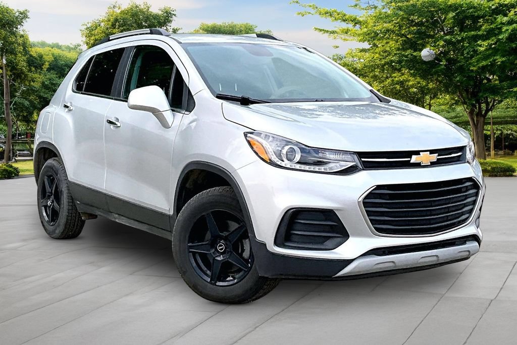 Used 2018 Chevrolet Trax LT w/ LT Convenience Package AWD/4WD image 1