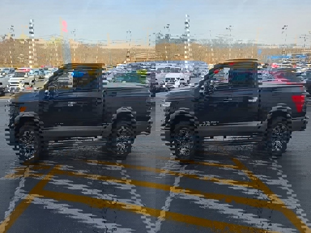 Used 2019 Nissan Titan Platinum Reserve w/ Platinum Utility Package image 10