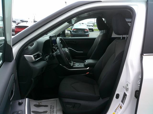 Used 2023 Toyota Highlander LE AWD/4WD image 21