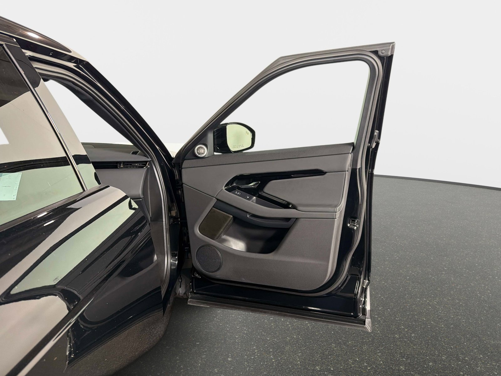 Used 2026 Land Rover Range Rover Evoque S image 21