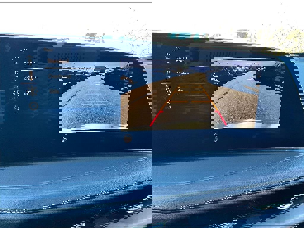 Used 2025 Cadillac XT4 Premium Luxury image 18