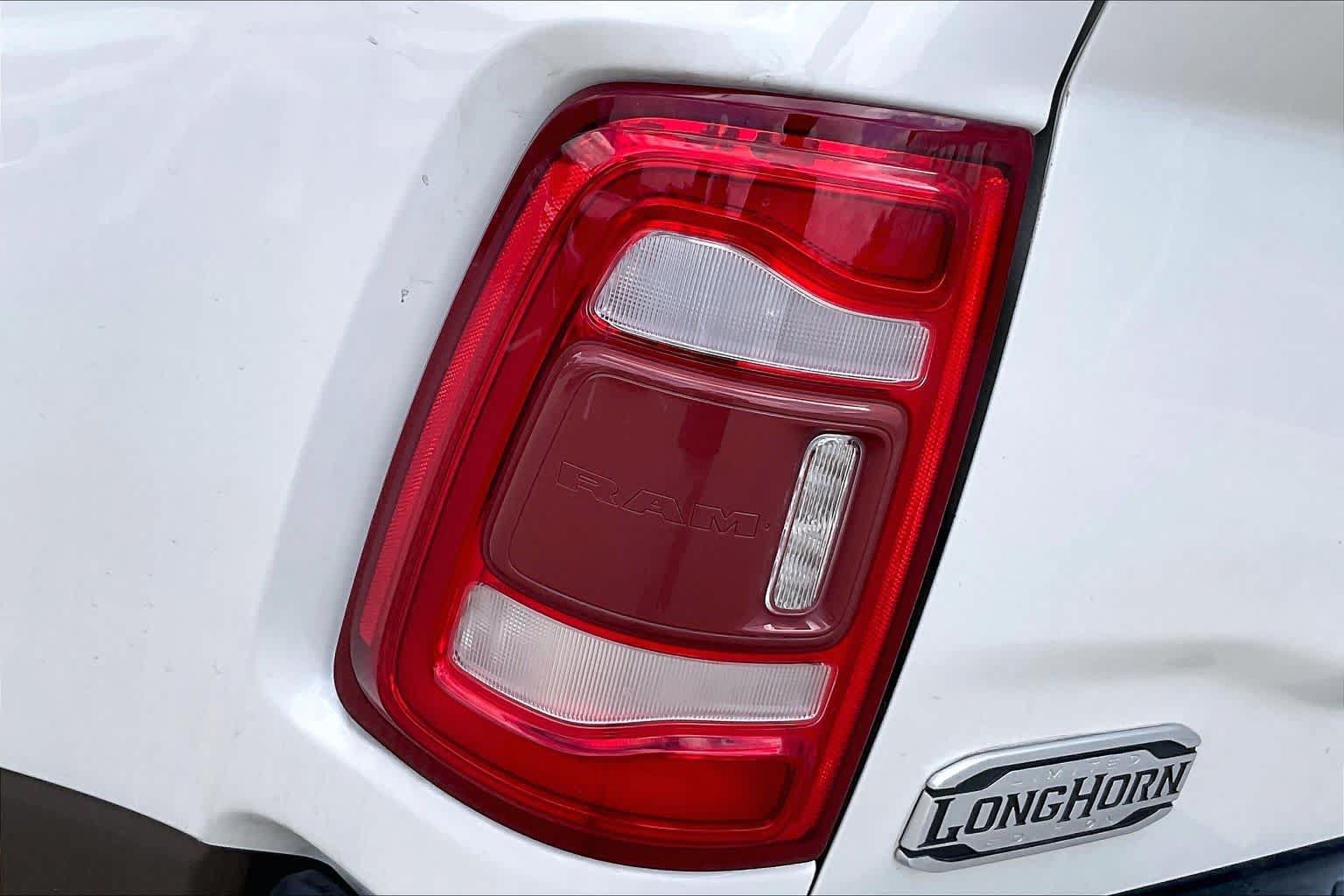 Used 2022 RAM 3500 Limited AWD/4WD image 29