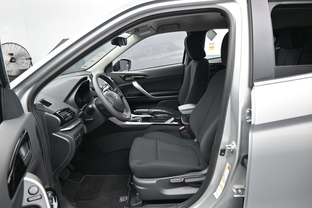 New 2026 Mitsubishi Eclipse Cross LE AWD/4WD image 11