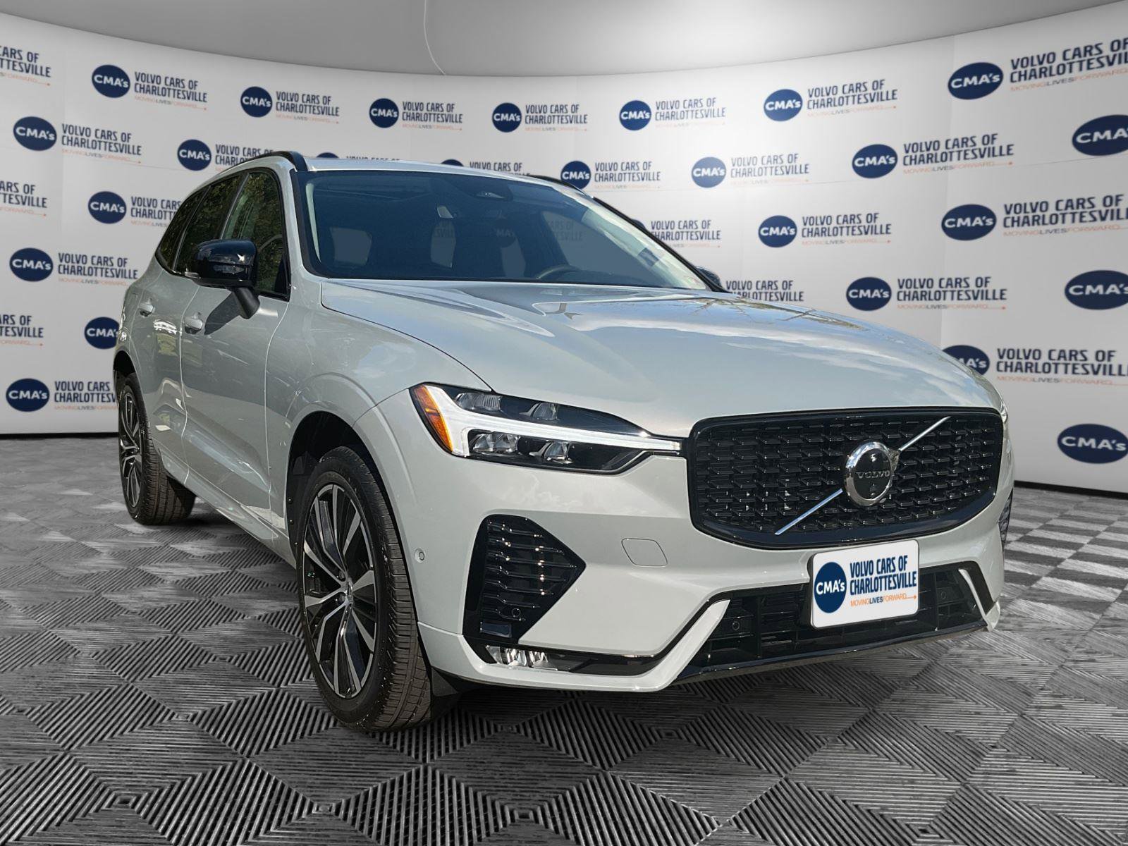 Used 2024 Volvo XC60 B5 Plus w/ Protection Package Premier AWD/4WD image 7