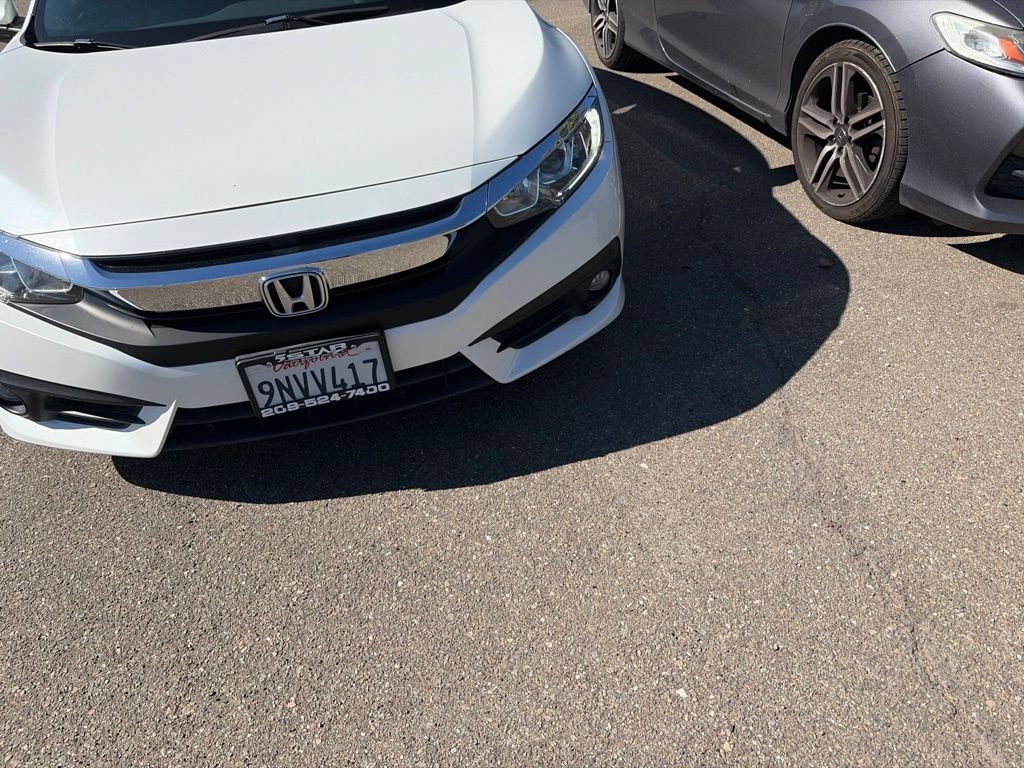 Used 2018 Honda Civic EX-L image 2