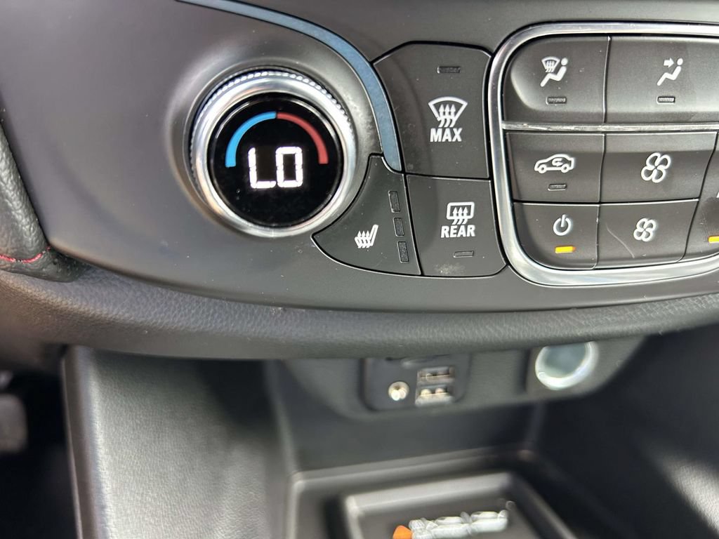 Used 2022 Chevrolet Traverse RS FWD image 16