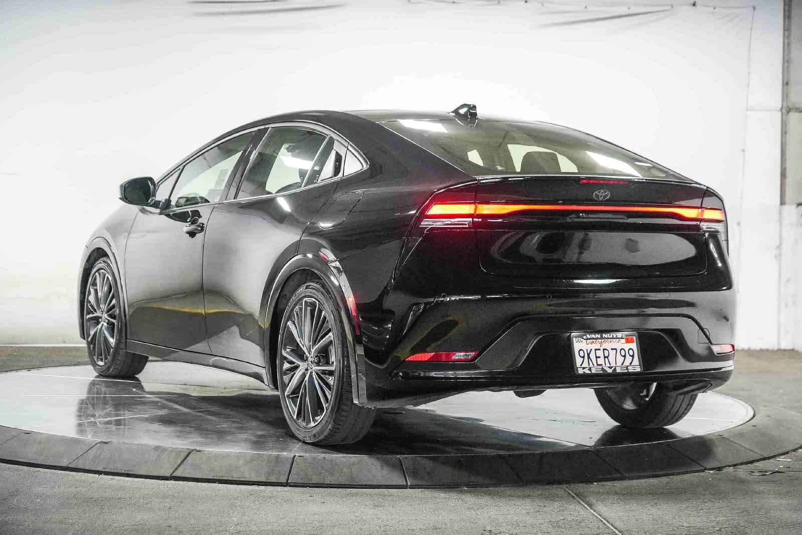 Certified 2024 Toyota Prius XLE FWD image 4