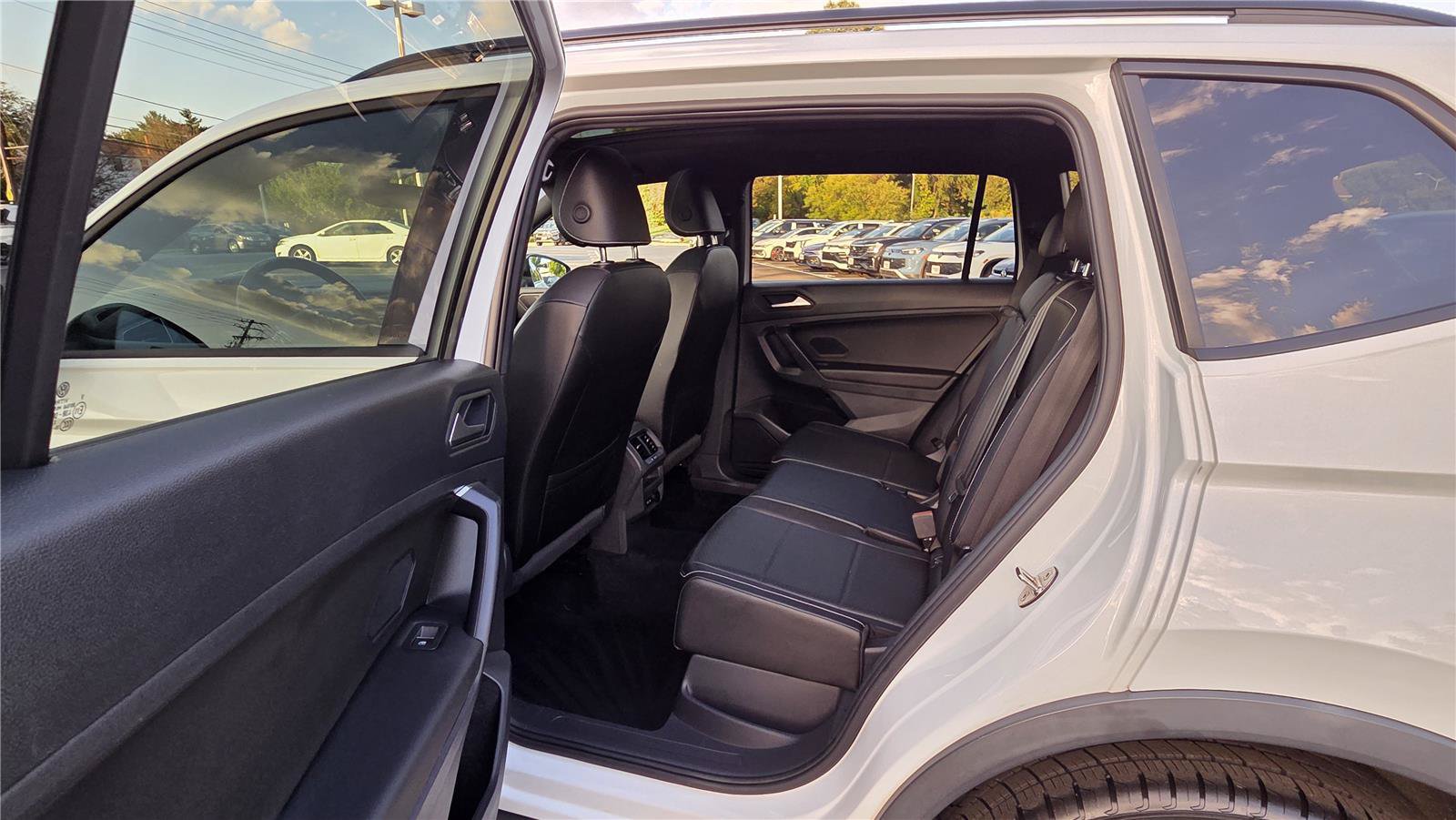 Used 2021 Volkswagen Tiguan SE R-Line AWD/4WD image 30