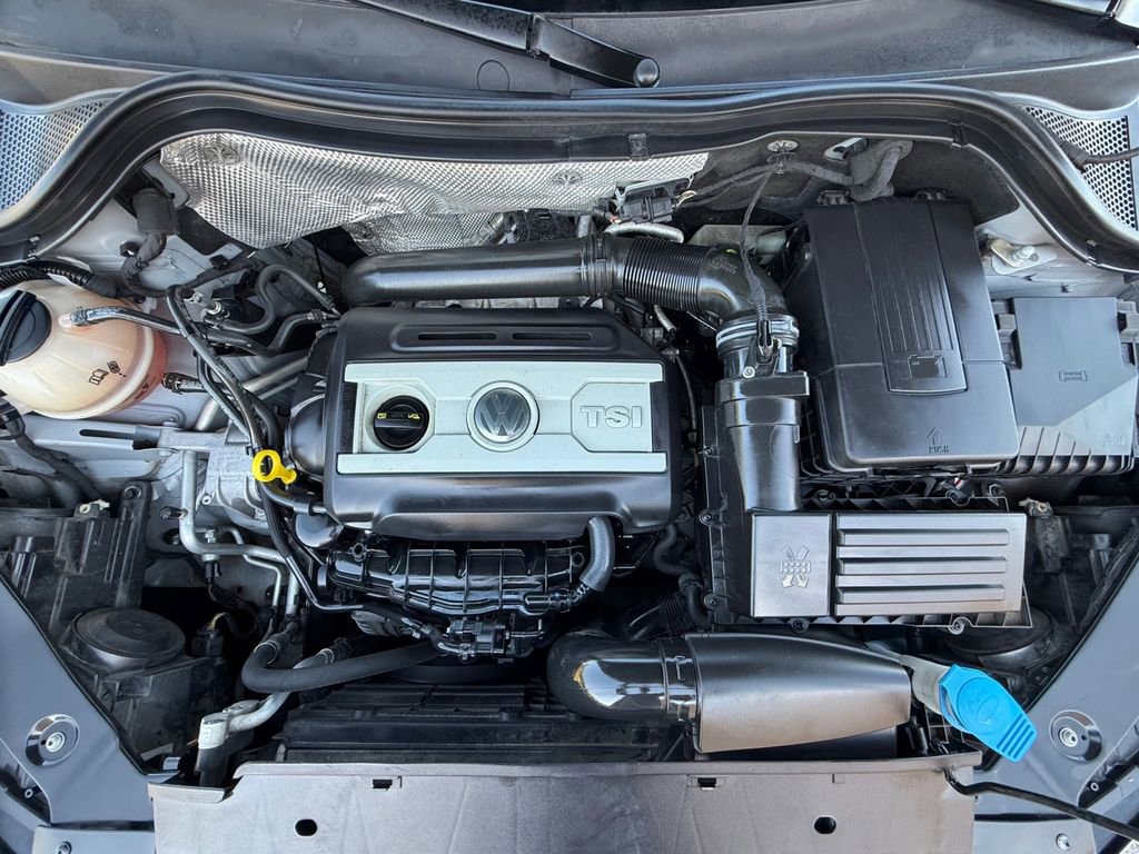 Used 2015 Volkswagen Tiguan S FWD image 9
