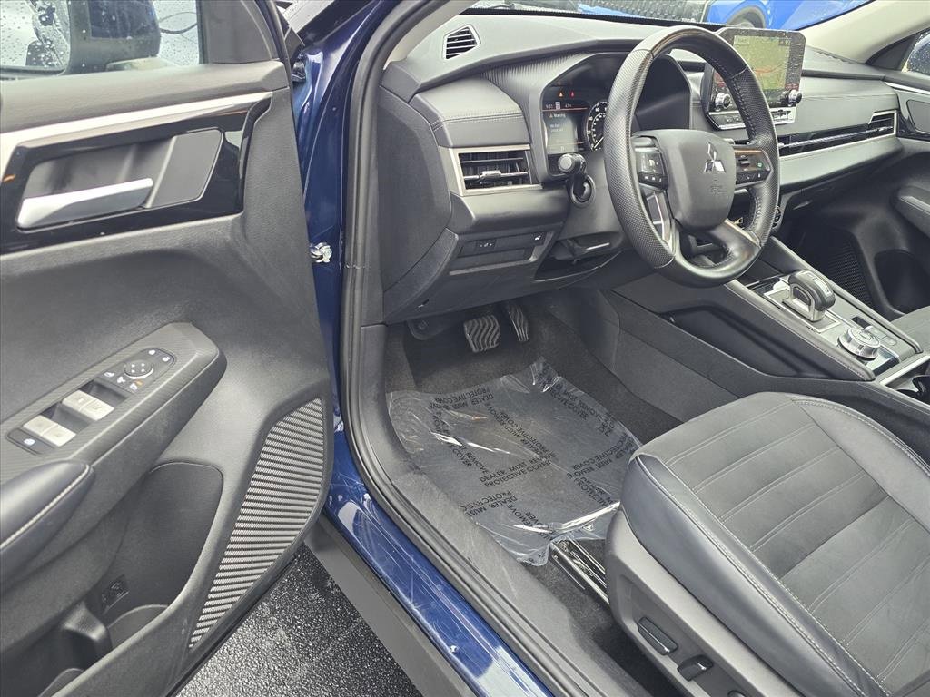 Used 2024 Mitsubishi Outlander SE image 9