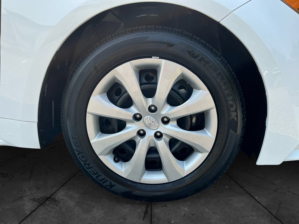 Used 2025 Toyota Corolla LE FWD image 15