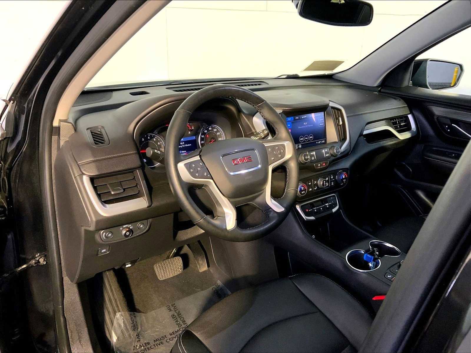 Used 2023 GMC Terrain SLT image 4